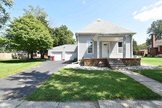 207 N Elm St, Earl Park, IN 47942