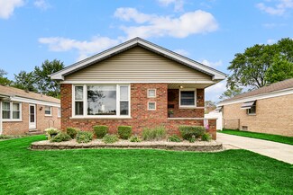 2940 W 98th St, Evergreen Park, IL 60805