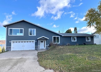 1508 S Grant St, Iron Mountain, MI 49801