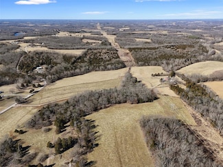 131 Whiskey Creek Rd, Washington, MO 63090