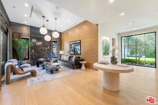 17228 Otsego St, Encino, CA 91316