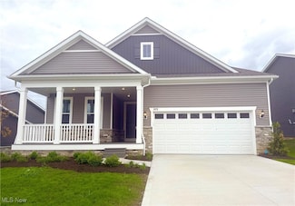 3978 Crest View Dr, Uniontown, OH 44685