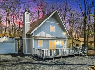 7165 Mountain Dr, Tobyhanna, PA 18466