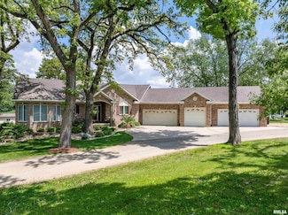 2626 250th St, de Witt, IA 52742