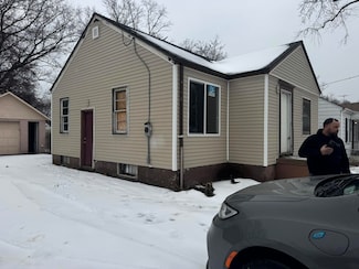 2418 Hoff St, Flint, MI 48506