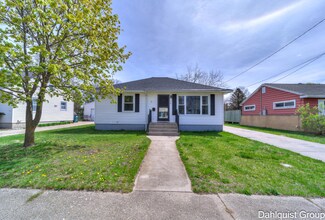 418 Straley St, Muskegon, MI 49445