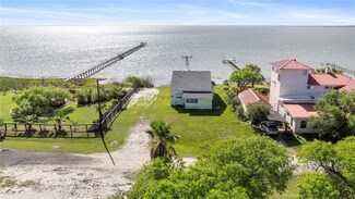 720 Copano Bay Dr, Bayside, TX 78340