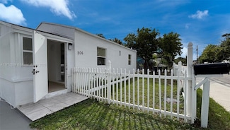 206 NE 2nd Ave, Hallandale Beach, FL 33009