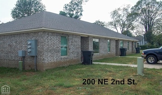200 NE 2nd St, Walnut Ridge, AR 72476