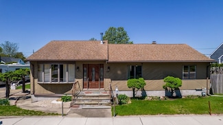 43 Russells Mills Rd, South Dartmouth, MA 02748