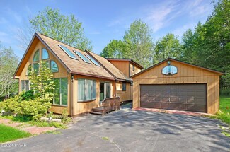 17 Grandview Dr, Lake Ariel, PA 18436