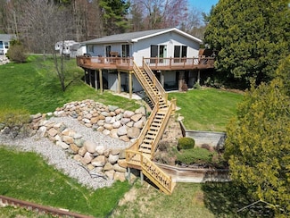 4438 N Verity Rd, Sanford, MI 48657