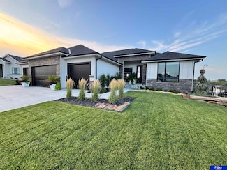 19022 Acorn Dr, Gretna, NE 68028