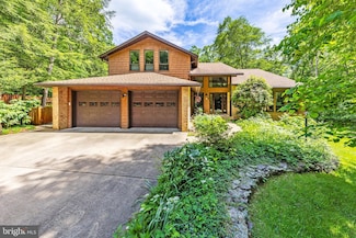 8323 Morningside Dr, Manassas, VA 20112