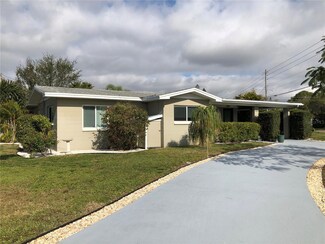 1721 58th St S, Gulfport, FL 33707