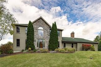 8347 Prestwick Dr, Manlius, NY 13104