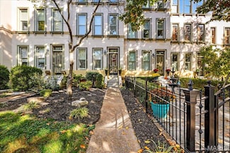 2215 Park Ave, Saint Louis, MO 63104