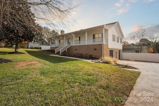104 Vista Dr, Davidson, NC 28036