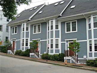 27 Tyng St, Portland, ME 04102