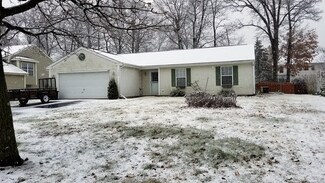 1005 Knightsbridge Dr, Island Lake, IL 60042