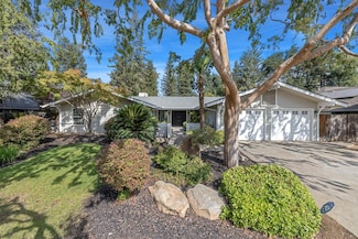 408 E Everglade Ave, Fresno, CA 93720