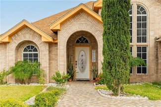 716 W Grosbeak Ave, Pharr, TX 78577