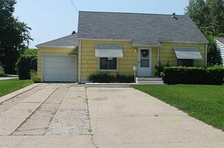 1500 64th St, Windsor Heights, IA 50324
