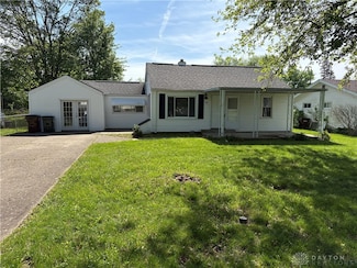 98 Truman Dr, Fairborn, OH 45324
