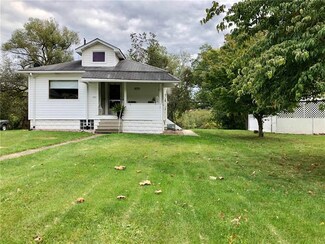 721 E Elm St, East Vandergrift, PA 15629