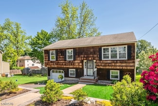 21 Liberty St, Dover, NJ 07801