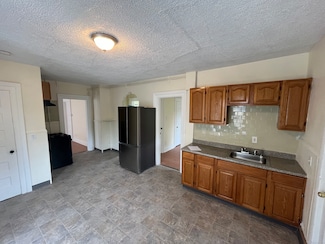 867 Baldwin St, Waterbury, CT 06706