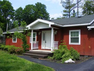 104 Sunny Bay Rd, Broadalbin, NY 12025