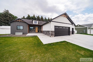 683 Boxwood Dr, Idaho Falls, ID 83402