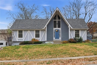 1011 SW Elwood Dr, Lees Summit, MO 64081