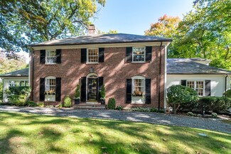 45 Old Colony Rd, Wellesley Hills, MA 02481