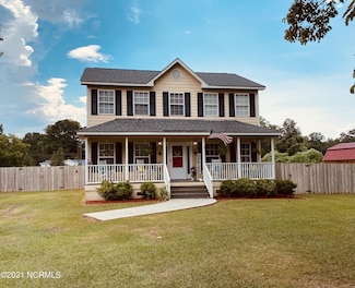 305 S Mcrae St, Burgaw, NC 28425