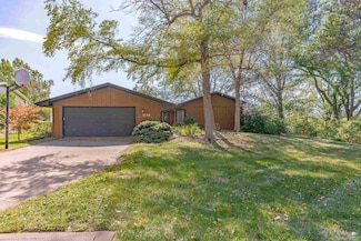 3113 Arbor Dr, Manhattan, KS 66503