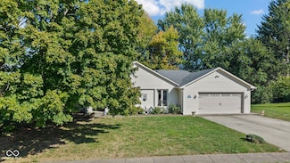 609 La Reforma Dr, Greenwood, IN 46143