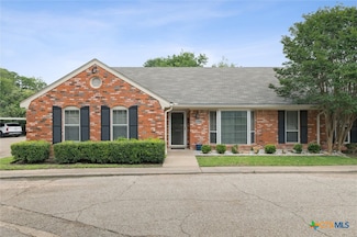 5222 Lake Shore Dr, Waco, TX 76710