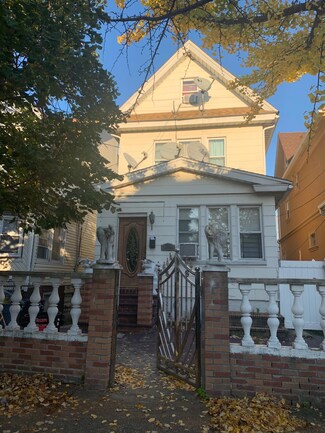 10547 88th St, Ozone Park, NY 11417