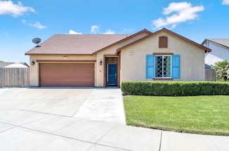 976 Daisy Ct, Dinuba, CA 93618