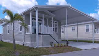 285 Nassau Dr, Palmetto, FL 34221