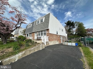 10819 Proctor Rd, Philadelphia, PA 19116