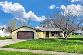 8201 Newfield Dr, Fort Wayne, IN 46815