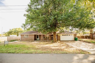 301 W Burkhart St, Glencoe, OK 74032