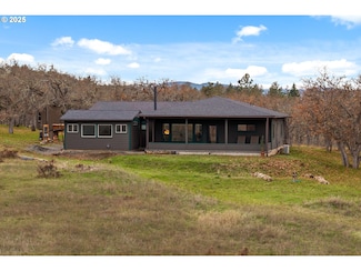 7245 Dell Rd W, Mosier, OR 97040