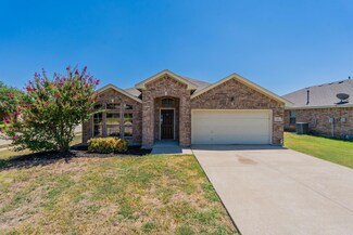 453 Brookhollow Ln, Fort Worth, TX 76131