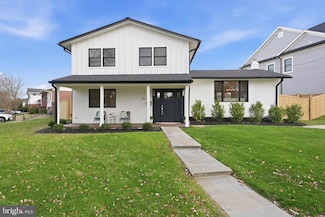 9803 De Paul Dr, Bethesda, MD 20817