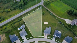 3010 Bos Ridge Rd, Pella, IA 50219