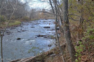 843 Maple Ave, Honesdale, PA 18431